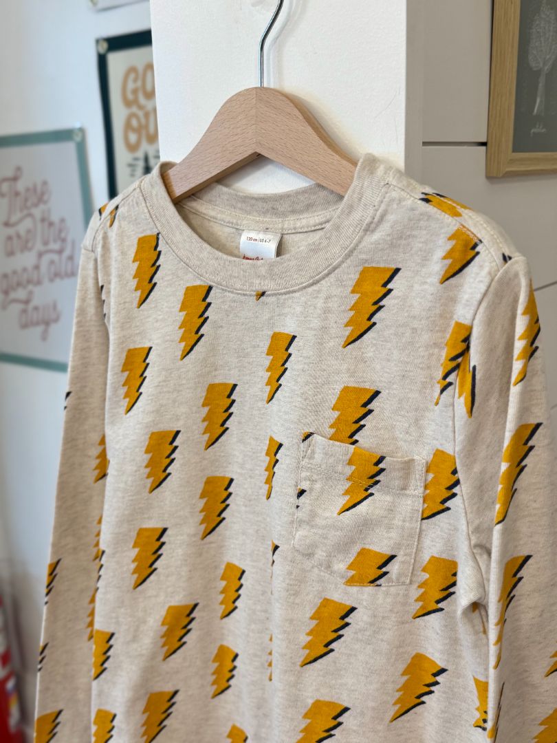 6-7, Hanna Andersson, Cream, Long-sleeve lightning bolt pocket graphic t-shirt