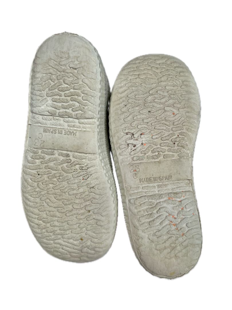size 6.5, Cienta, Silver, Sparkly mary jane sneakers, velcro strap
