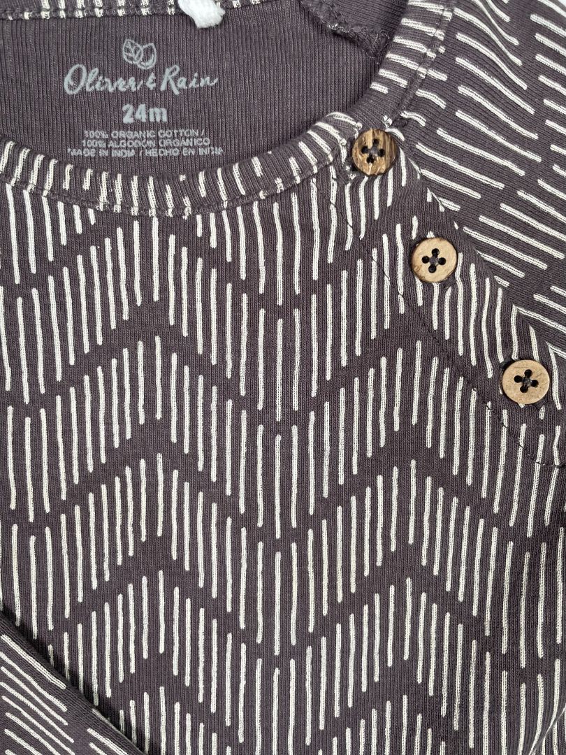 24 mo, Oliver & Rain, Grey, Organic cotton dashed-line chevron long-sleeve print shirt, buttons at neck