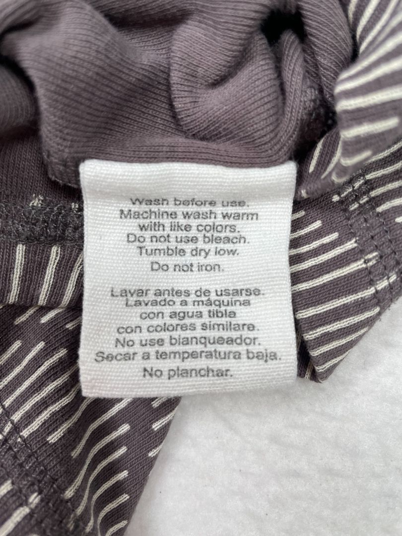24 mo, Oliver & Rain, Grey, Organic cotton dashed-line chevron long-sleeve print shirt, buttons at neck