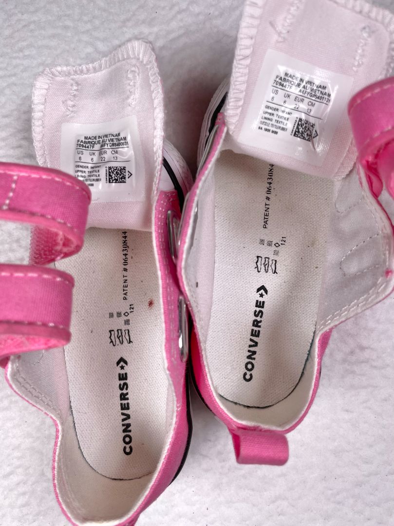 Size 6, Converse, Pink, Chuck Taylor All Star Easy-On velcro strap shoes