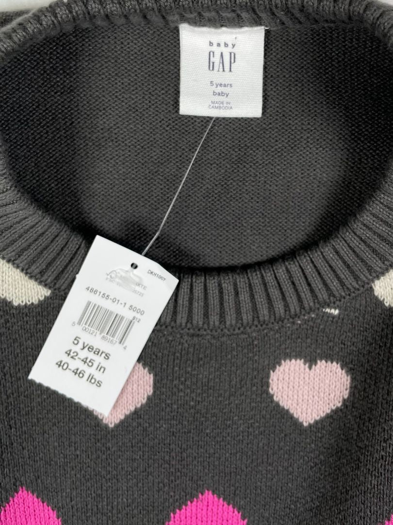 5/5T, babyGap, Grey, NEW w/ tags - Boxy knit heart sweater, pink/light pink/white