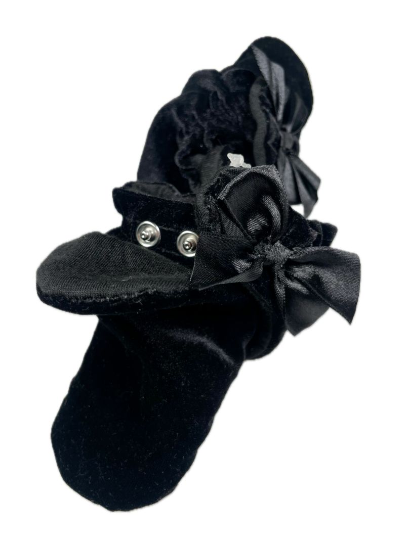 6-12 mo, Robeez, Black, New w/ tags - Velvet booties, snap closure, satin bow