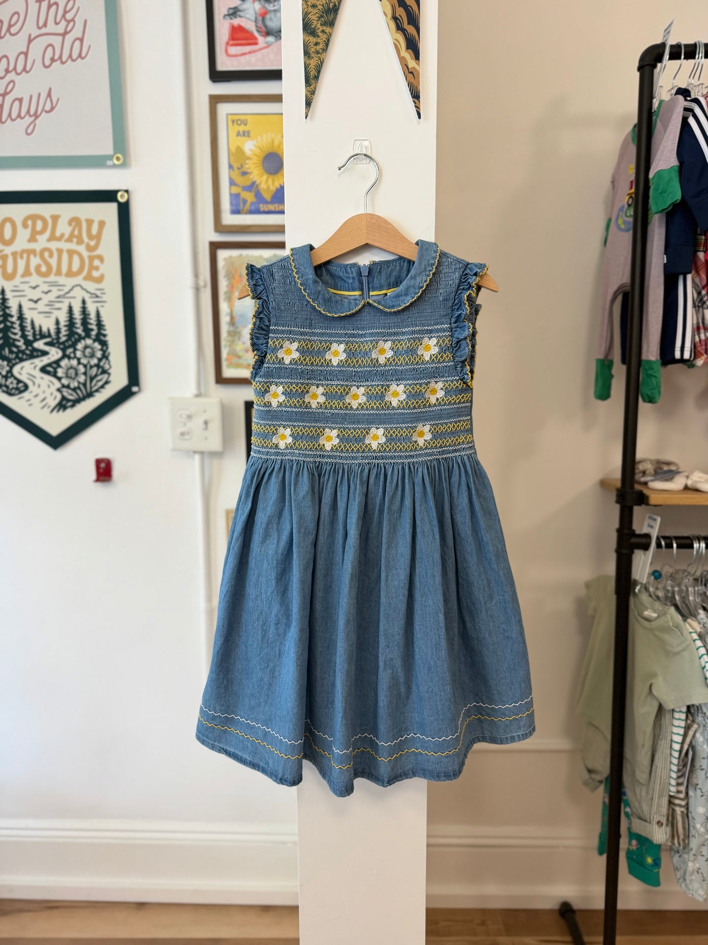 6-7, Boden, Blue, Daisy embroidered smocked chambray dress, Peter Pan collar