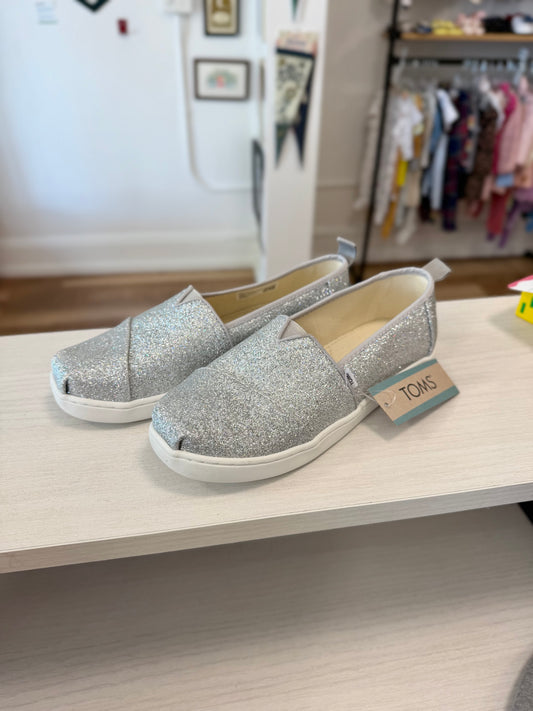 Size Youth 2.5, TOMS, Silver, NEW w/ tags - Glitter glimmer alpargatas