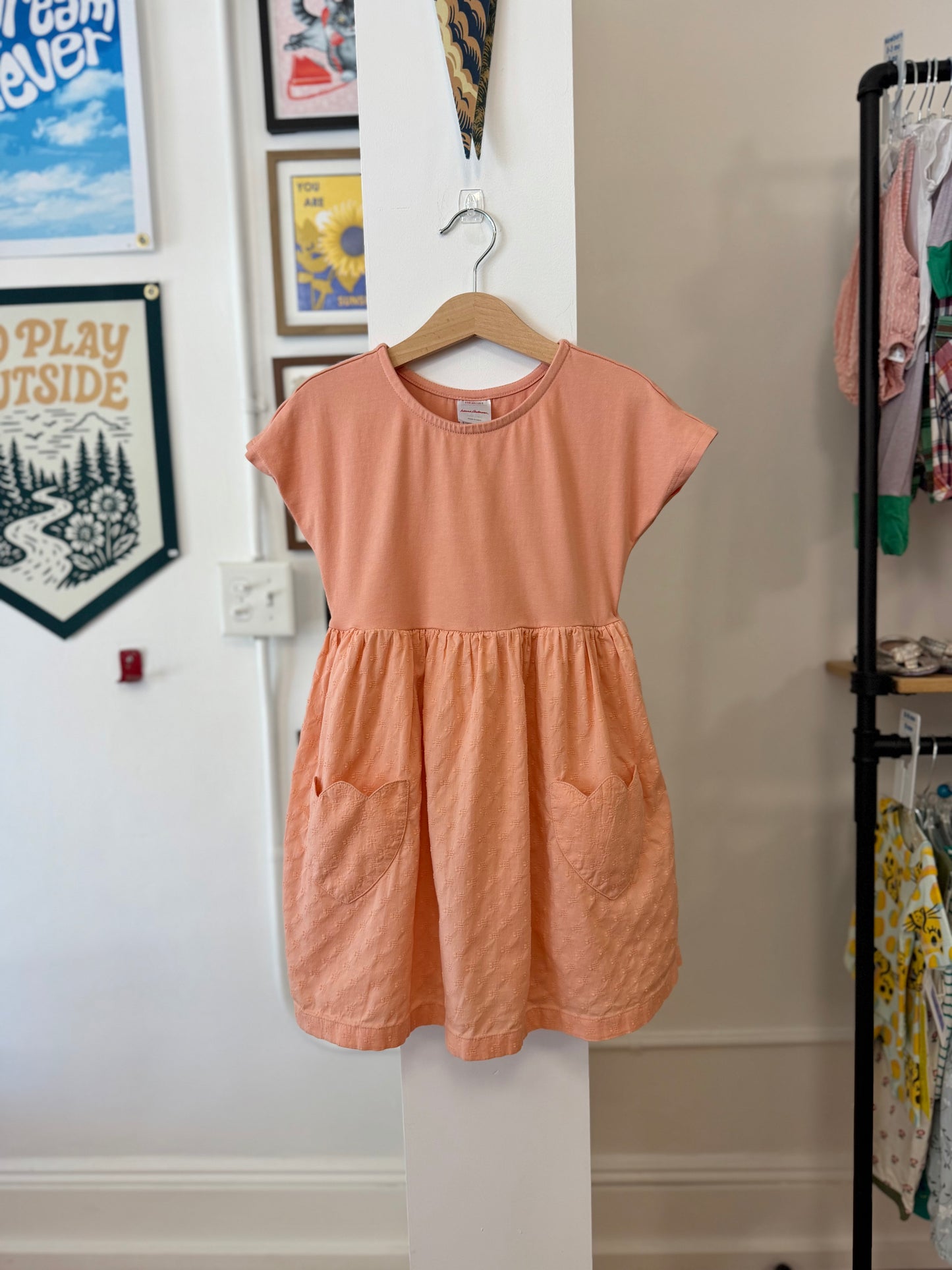 5/5T, Hanna Andersson, Peach, Short sleeve dress, textured cotton skirt with tulip pockets