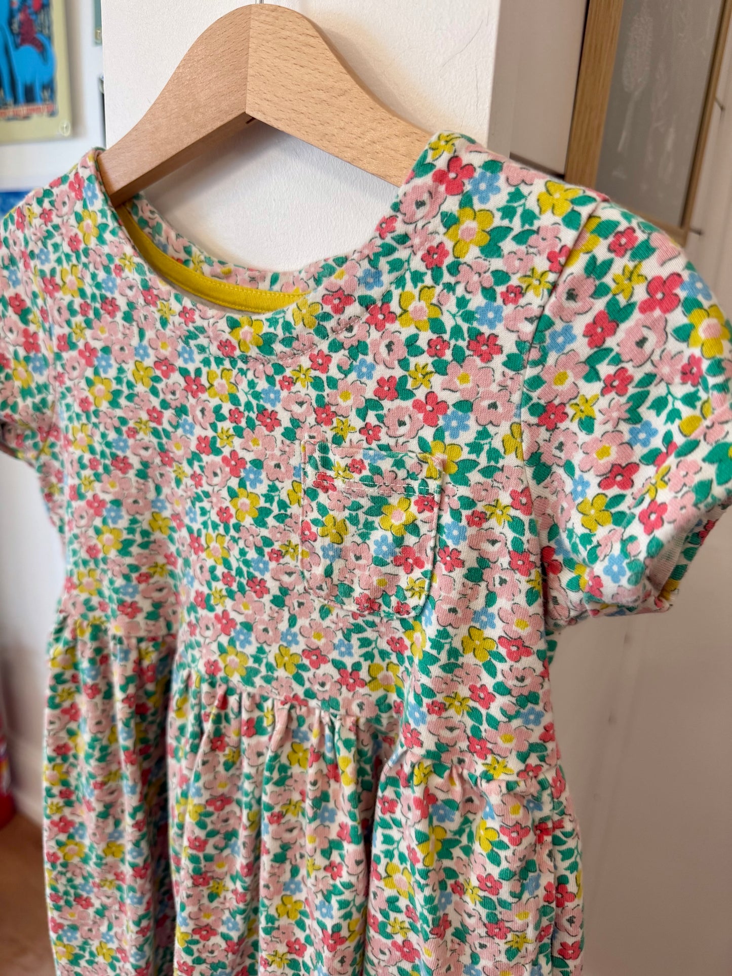 4-5, Boden, White, Pink/blue/yellow floral pocket t-shirt dress