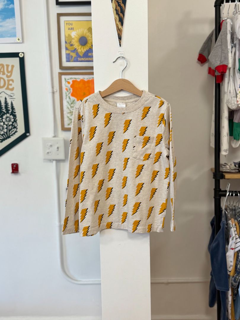 6-7, Hanna Andersson, Cream, Long-sleeve lightning bolt pocket graphic t-shirt