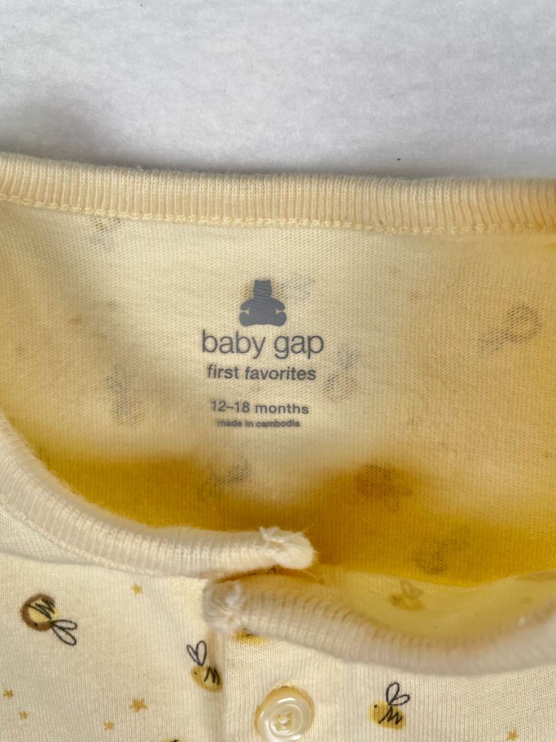 12-18 mo babyGap, Yellow, Short-sleeve/shorts bee print romper w/ button neck