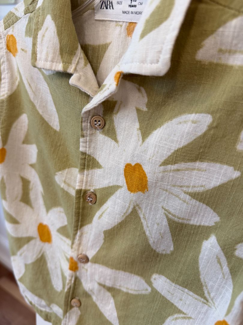 18 mo, Zara, Green, Large daisy print button-down short-sleeve shirt
